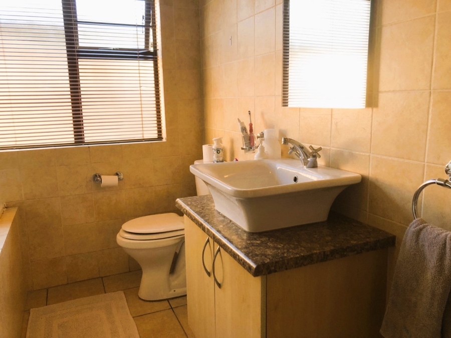 2 Bedroom Property for Sale in Vredenhof Sh Free State